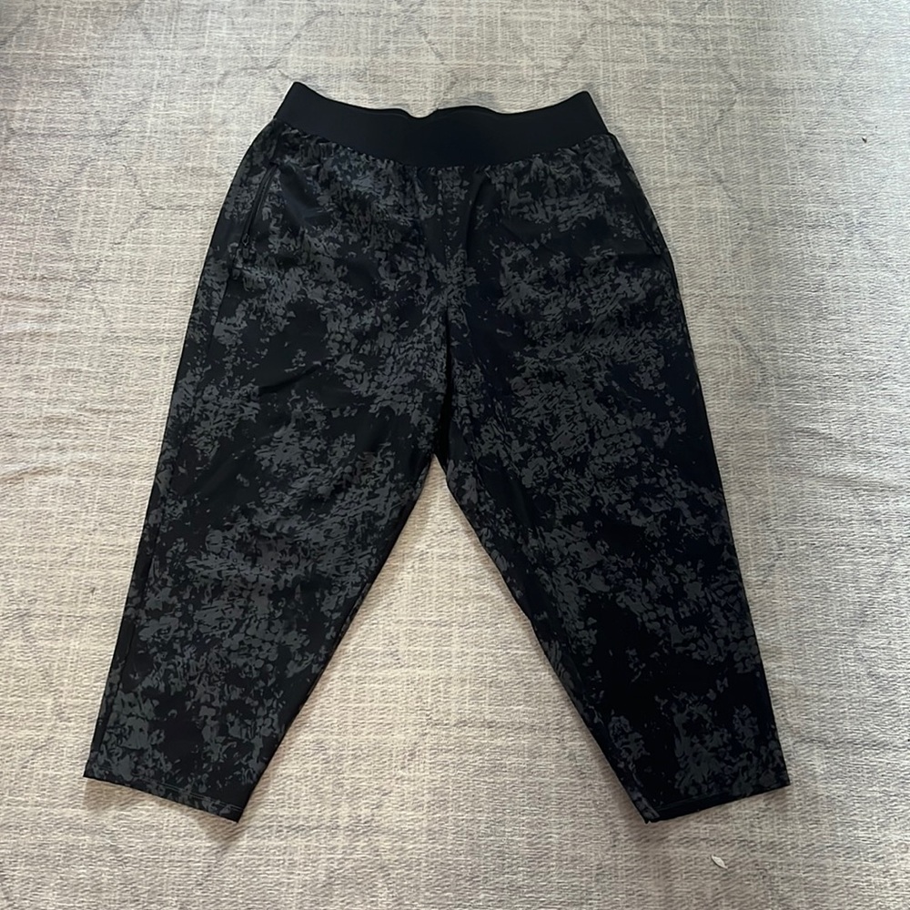 Torrid Black/Gray Ankle Walking Pants Size 2